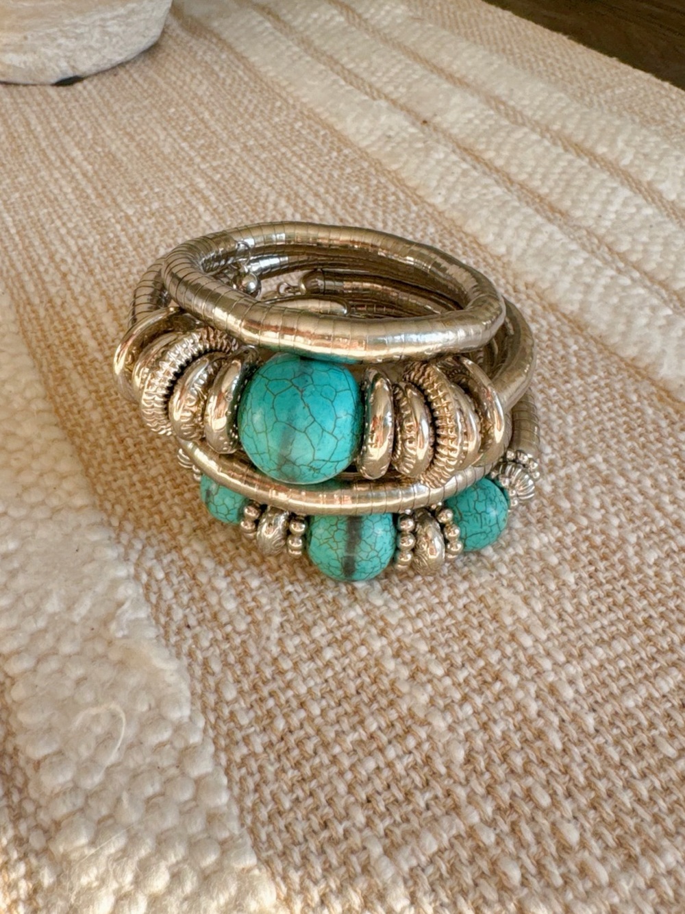 STUNNING SET OF 2 SILVER AND TURQUOISE BEADED STACKABLE WRAP BRACELETS 🩵🩶